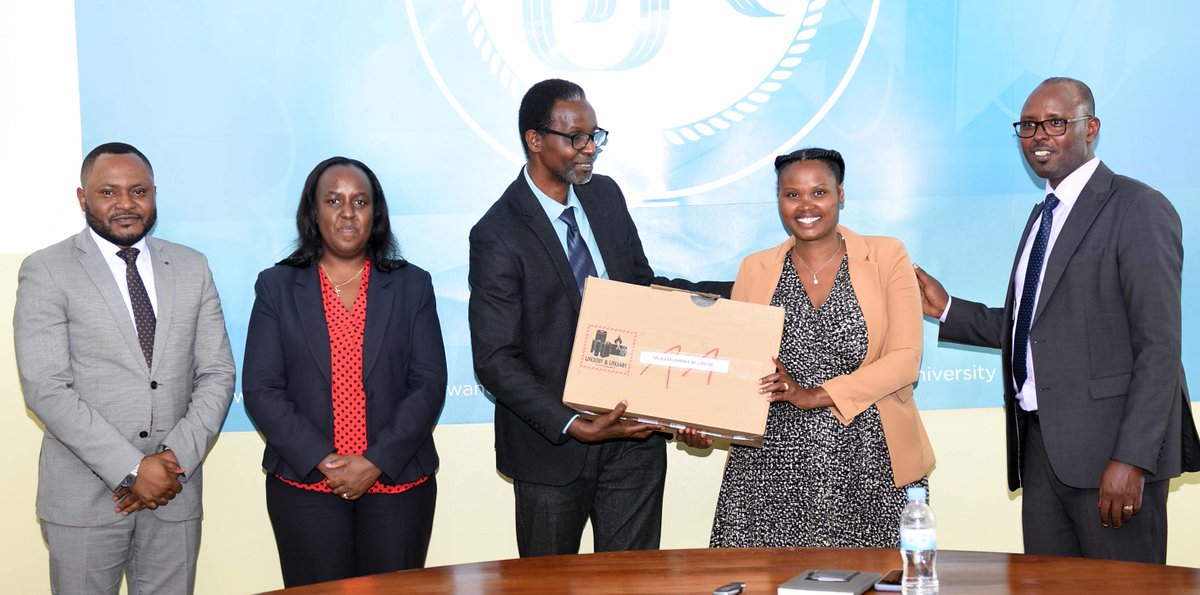 Uni_Rwanda's tweet photo. It was a pleasure to reunite with best graduates who received their awards (scholarship &amp; laptops) today. The event is a sign of recognition of their academic performance &amp; hard work. 

Make use of your education to explore more &amp; empower others-  VC Prof @mdkayihura urged them https://t.co/Dybafzf1no