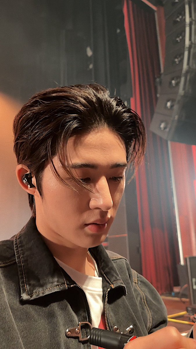 sehyeol1's tweet photo. That lock of hair is amazing😇@shxx131bi131 #BI #비아이 https://t.co/8lS6A5BwEo