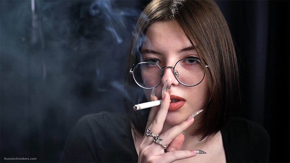 SmokersRussian's tweet photo. Cute 18 years old lady is smoking two cork cigarettes in the studio
Direct link to buy this clip: 
https://t.co/IKZJACmu6m
 #girl #pretty #young #sexy #fetish #smoker #babe #video #clip #donwloadable #russian #smokers #girls #smoking #smokingfetish #amateur #inhale #exhale https://t.co/wH6MQQKzuL