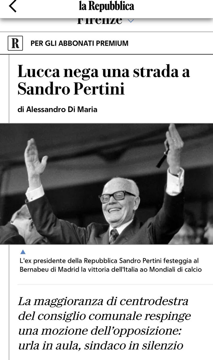 Il più grande presidente di sempre 
Un vero socialista 
Un uomo amato dalla stragrande maggioranza degli italiani 
#Vergogna 
#Lucca 
#SandroPertini