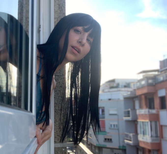 Your hot new European neighbour https://t.co/70w0CRHYBh