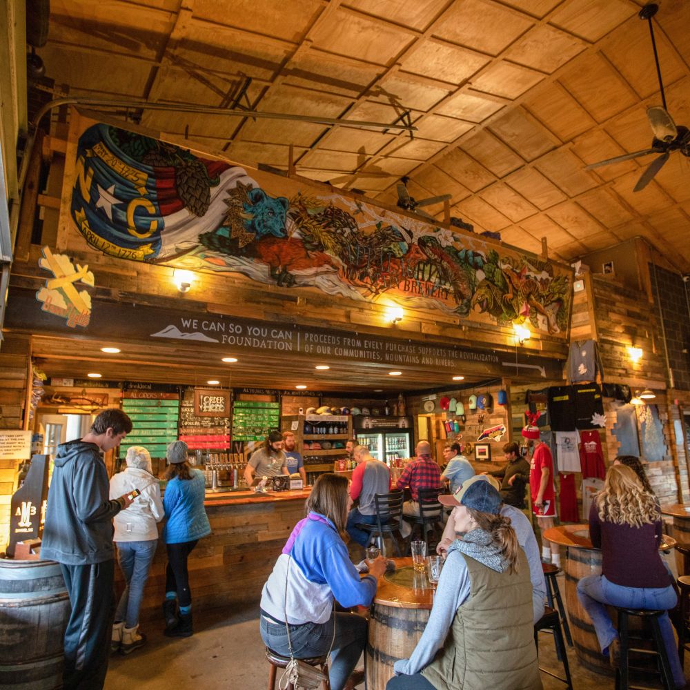NCCommerce's tweet photo. #NCFunFact: Our state boasts over 400 independent breweries and brewpubs! Craft beer is a $2.2+ billion industry and supports over 14,000 jobs in NC. For more on #NCBeerMonth, see @NC_Governor's proclamation: https://t.co/VdwAhymGc8
๐ท: Appalachian Mountain Brewery https://t.co/WkdV6lEyQx