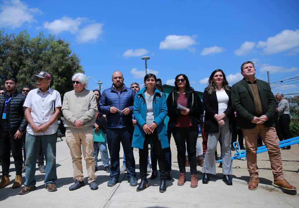 SubPrevDelito's tweet image. Junto a autoridades y vecinos y vecinas, participamos del lanzamiento oficial del Programa Lazos @Programa_Lazos en la comuna de Quilpué.  Esta iniciativa de la SPD atiende a las familias, padres, madres o cuidadores/as de NNA, prestando apoyo para una crianza de respeto y cariño