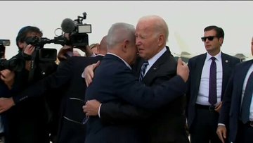 Çağımızın Ebu cehil ve Ebu leheb'i bir arada. 

Allah belanızı versin.