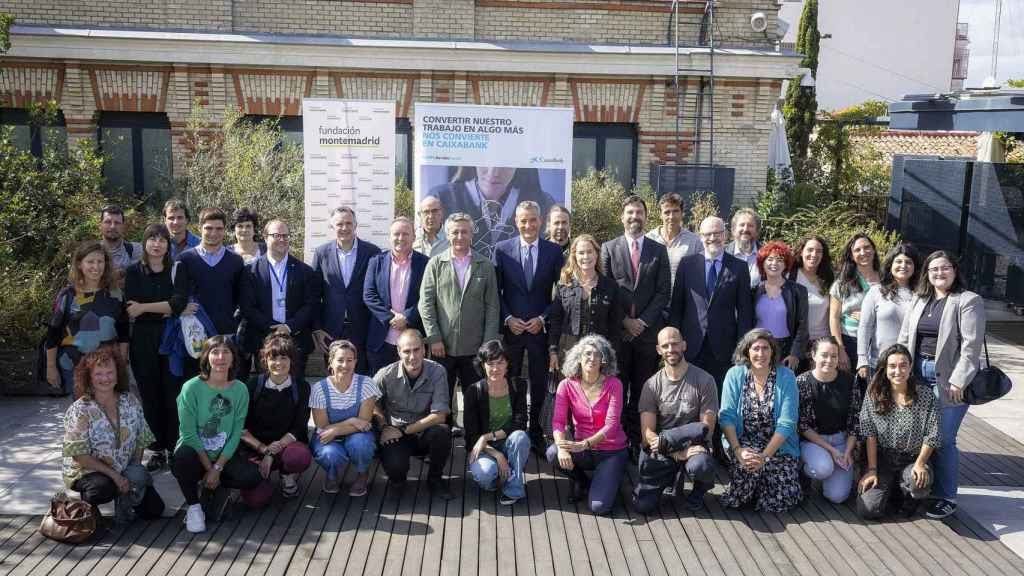 Abejas.org se encuentra entre los 20 proyectos seleccionados en la Convocatoria de Medio Ambiente y Desarrollo Sostenible 2023 de <a href="/CaixaBank/">CaixaBank</a> y <a href="/fmontemadrid/">Fundación Montemadrid</a>.
Gracias!!
#ConvocatoriaMADS
Foto del encuentro en la terraza de <a href="/LaCasaEncendida/">La Casa Encendida</a> 
elespanol.com/eldigitalcasti…