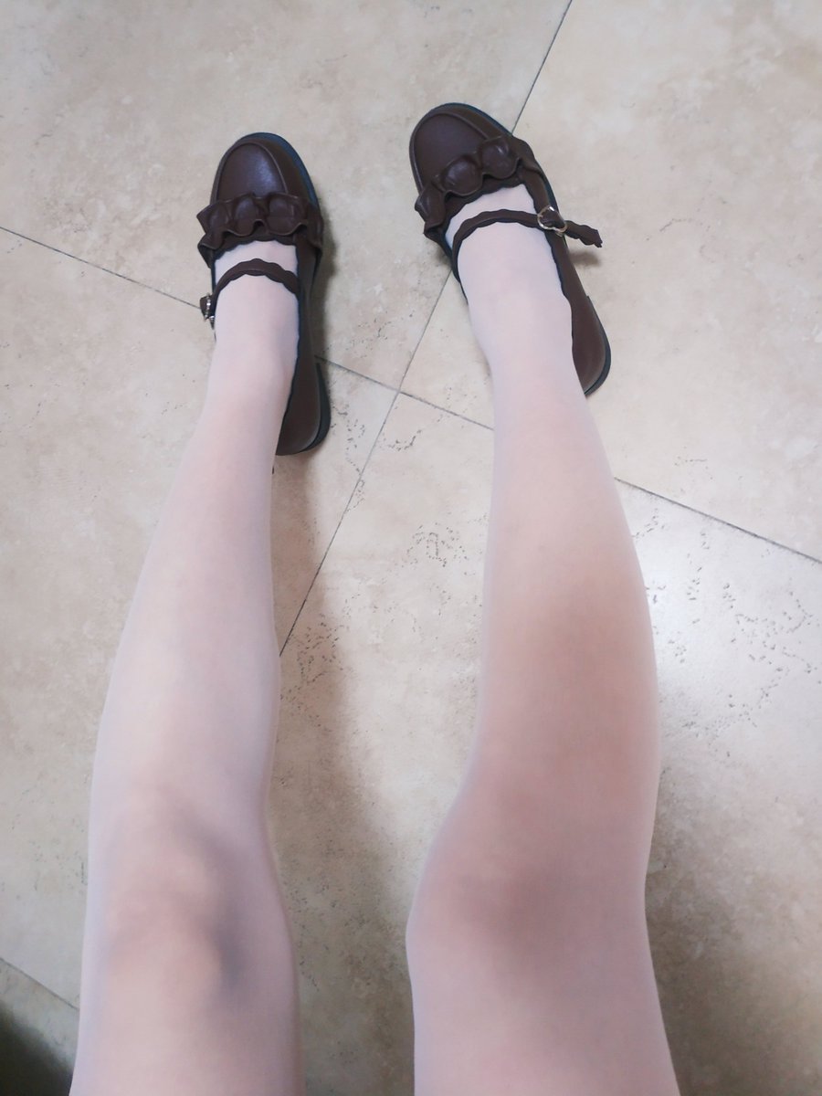 Dicasteste's tweet photo. 每日腿子 #白丝 #女装 #连裤袜 https://t.co/u7YkW9gBQl