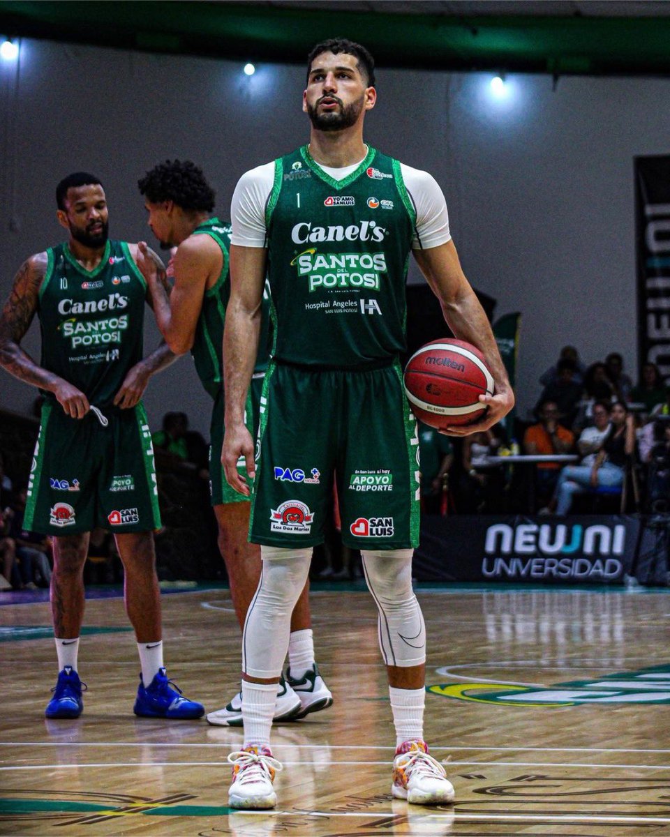 El boricua, Josue Erazo (F / 6’7 - 28 años) se encuentra jugando en Mexico para el equipo de los Santos del Potosí y se encuentra promediando (10pts 4reb) con juegos de:
.
21pts 6reb
16pts 6reb
21pts 6reb
13pts 4reb
14pts 10reb
12pts 4reb 2ast
15pts 9reb 2ast 
Y más.
.
Viene de
