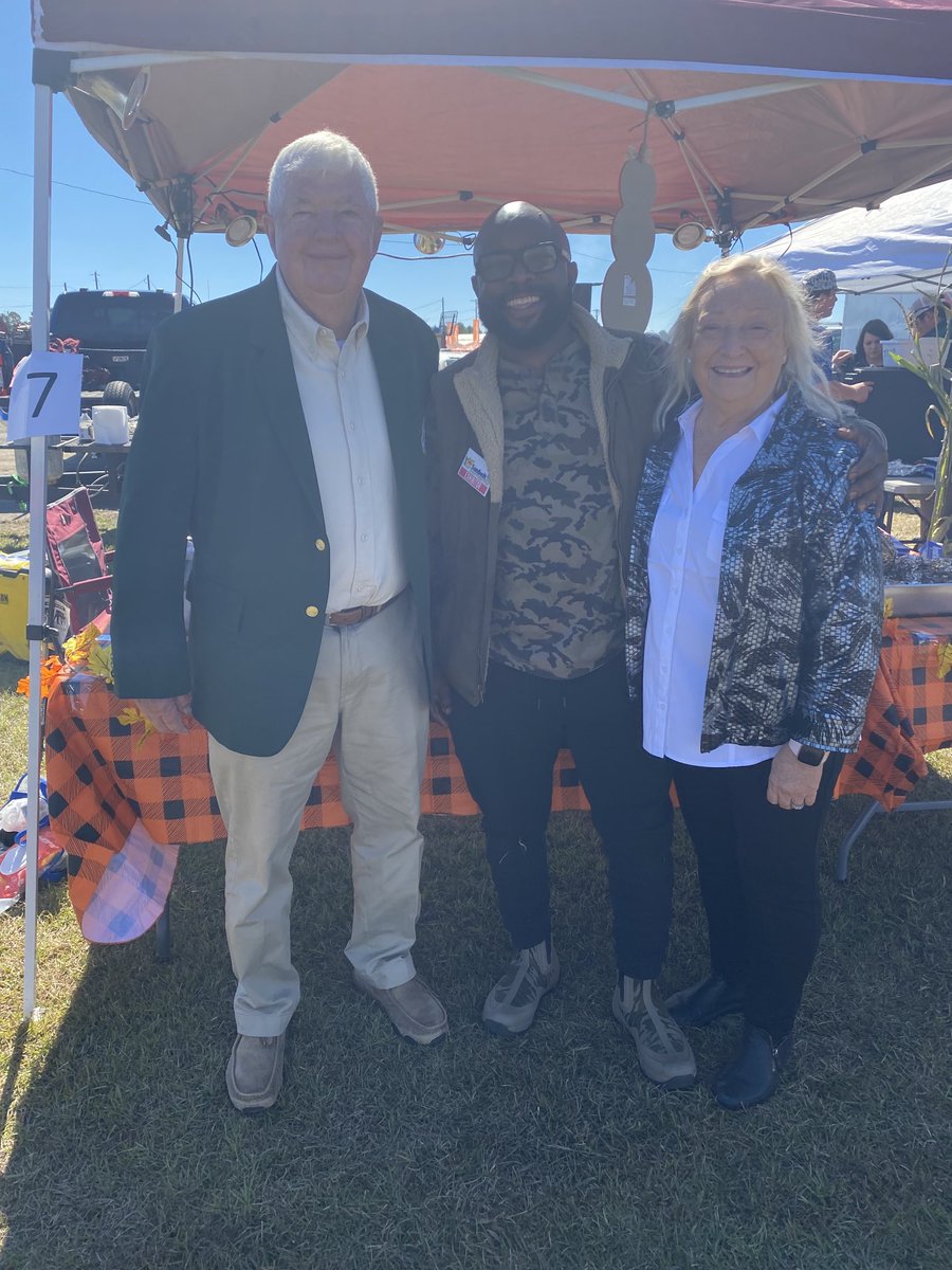Veronica Owens (@veronic00304139) on Twitter photo Mr Hyman and the South Fulton Young Farmer Members meet with the US Farmer of the Year! <a href="/TravesHyman/">Traves Hyman</a> <a href="/FCSCTAE/">Fulton County Schools CTAE</a> <a href="/parents4edu_SF/">South Fulton Parents</a> <a href="/Creekside_High/">Creekside High</a> Mr Hyman and the South Fulton Young Farmer Members meet with the US Farmer of the Year! <a href="/TravesHyman/">Traves Hyman</a> <a href="/FCSCTAE/">Fulton County Schools CTAE</a> <a href="/parents4edu_SF/">South Fulton Parents</a> <a href="/Creekside_High/">Creekside High</a>