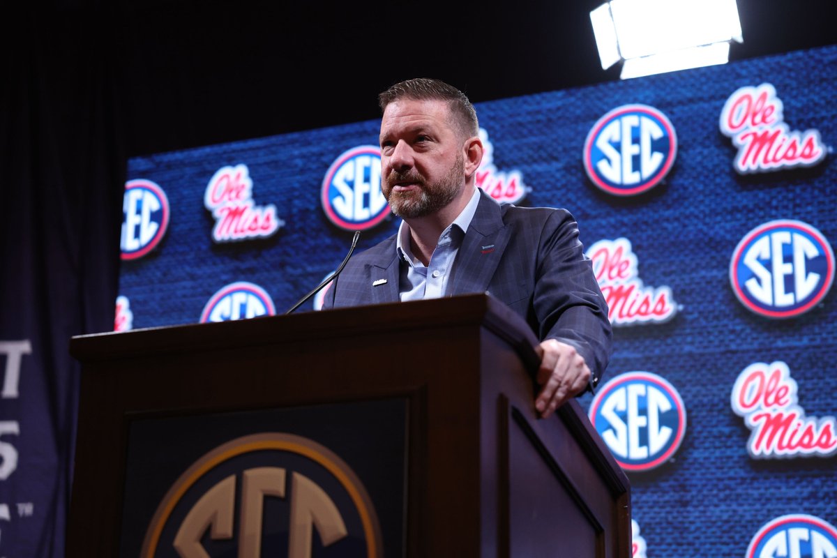OleMissMBB's tweet photo. Talkin' SZN 🎙

#SECTipoff | #HottyToddy https://t.co/HpczYlWauL