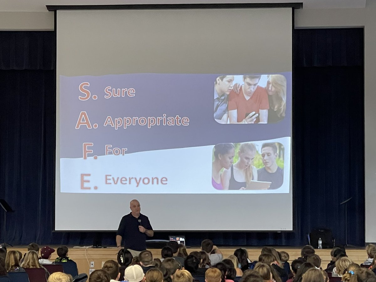 EastLymeMS's tweet photo. Great assemblies about internet safety from @Scott_Driscoll https://t.co/dhnKJo0o2I