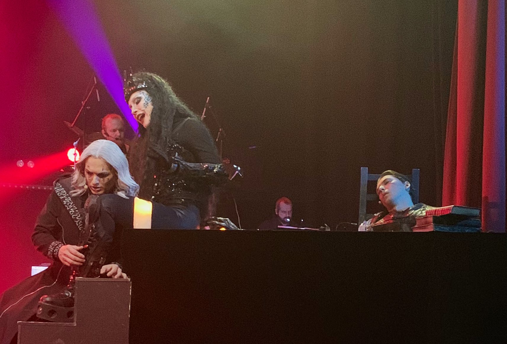 F8vZUmMbcAEKtbq?format=jpg&name=large