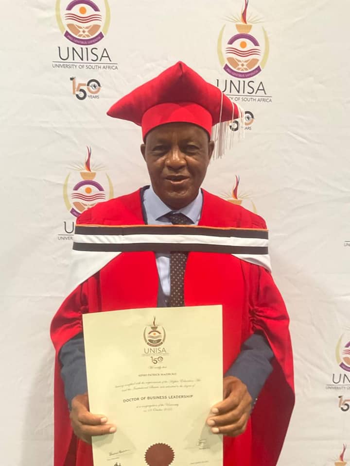 UnisaSBL's tweet photo. Congratulations to our Doctor of Business Leadership graduate Dr Sipho Patrick Mazibuko on his remarkable achievement!
#unisagraduations
#SBLDBL
#UnisaGraduations
#Unisa150 https://t.co/YwQgs4s4sr