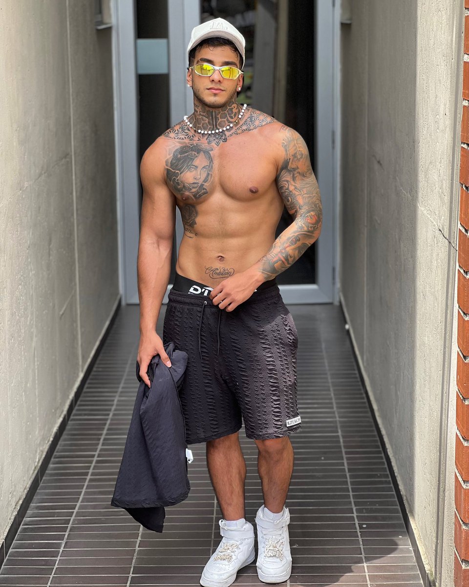 mark_beckam's tweet photo. Do you have plans for tonight? https://t.co/LYuSe9P4SG