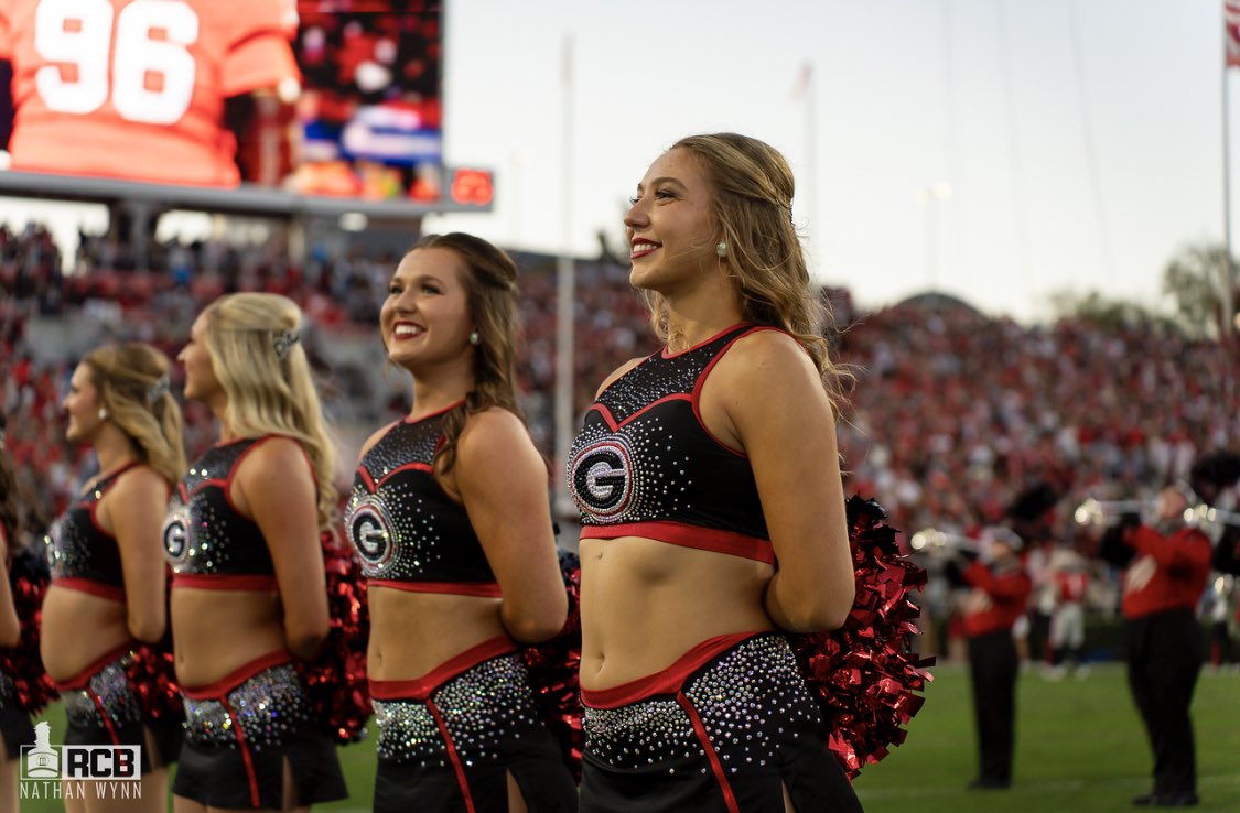 UGAGeorgettes's tweet photo. All smiles for our DAWGS‼️ https://t.co/EWXafjZiYe