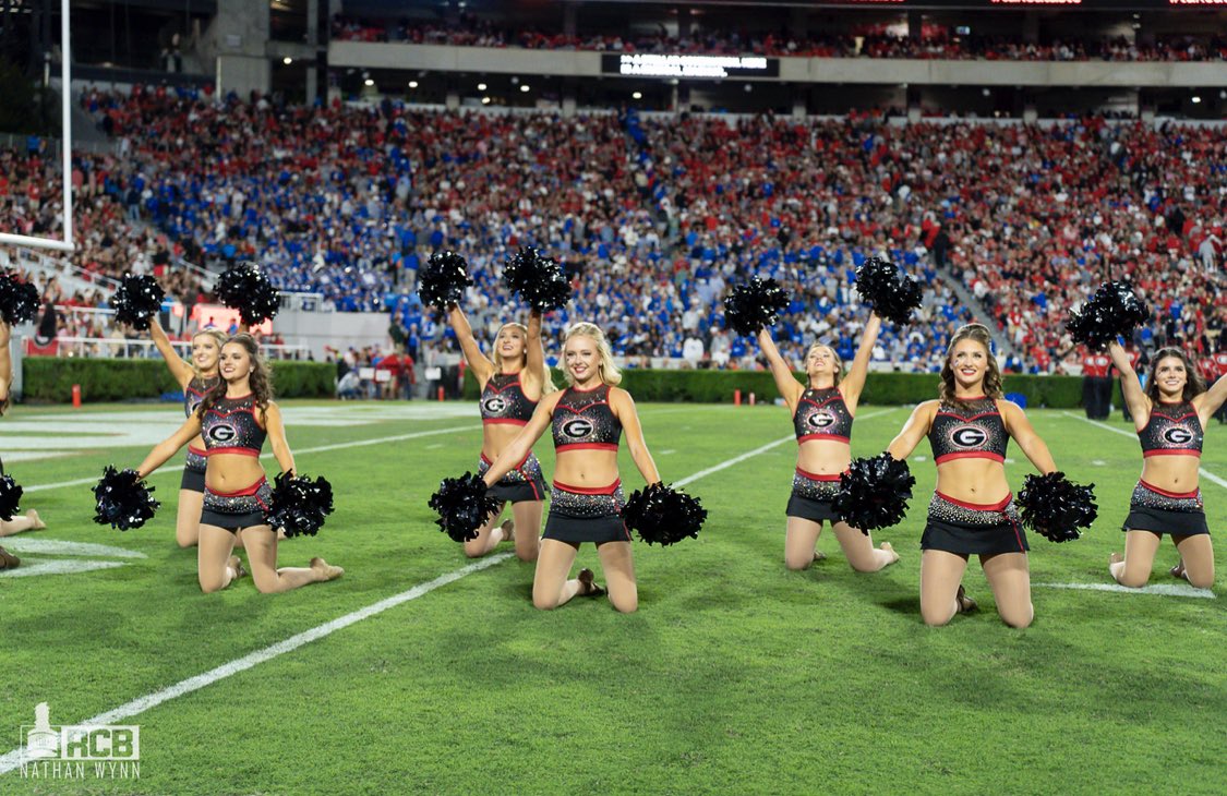 UGAGeorgettes's tweet photo. All smiles for our DAWGS‼️ https://t.co/EWXafjZiYe