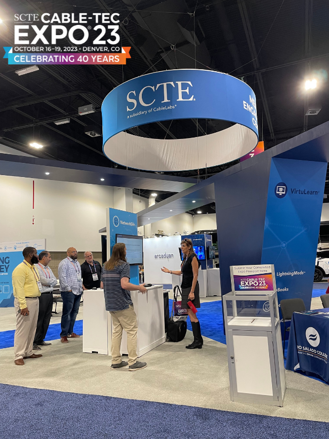 scte's tweet photo. It's another great day at #CableTecExpo! Starting with a General Session focused on safeguarding today, leaders from @CableLabs, @GetSpectrum, @Comcast, @CoxComm, @NCTAitv, and the Executive Office of the President shared insights on tech & security.
https://t.co/KVQzCFMeKc https://t.co/444r1TrWqE
