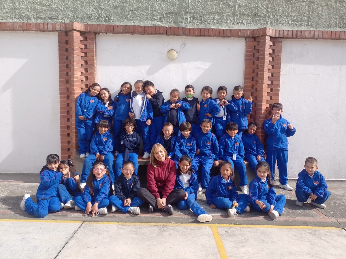 sanbartolomeedu's tweet photo. 🙌🙏#PastoralMayor Los bartolinos reconocemos el Amor de Dios.
📎Ver más en: https://t.co/MHu2EdJs3t
#ConTodoElAmor
#CMSB #420Años #MayorTeQuieroMayor #AzulRojoAzul https://t.co/0zNbck5KFz