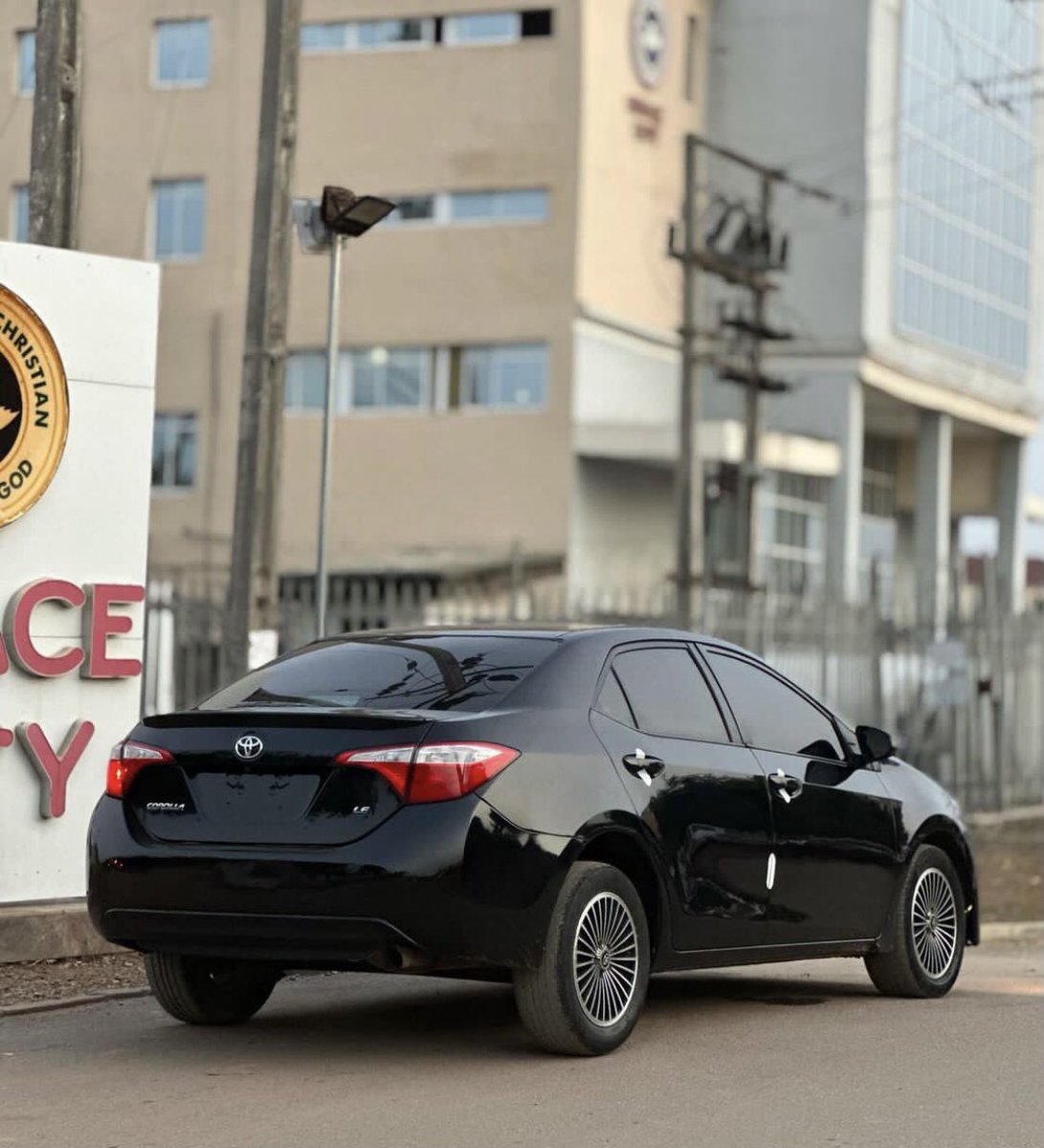 Automall_ng's tweet photo. Toyota Corolla 2015 model
Price:5.9m
Duty: paid
Location: Abuja
#kaduna #adams #watermelon #fearman
@aisha_yaGuda @__yellows @Waspapping_ @moderate_ustaz @saamaccido_ @Sarki_sultan @the_scholar1 @_hafsat_paki @Kha_dee_ja_tou @A__yabo @el_uthmaan @___Bils Retweet ๐๐ https://t.co/46Yqec7ZwN