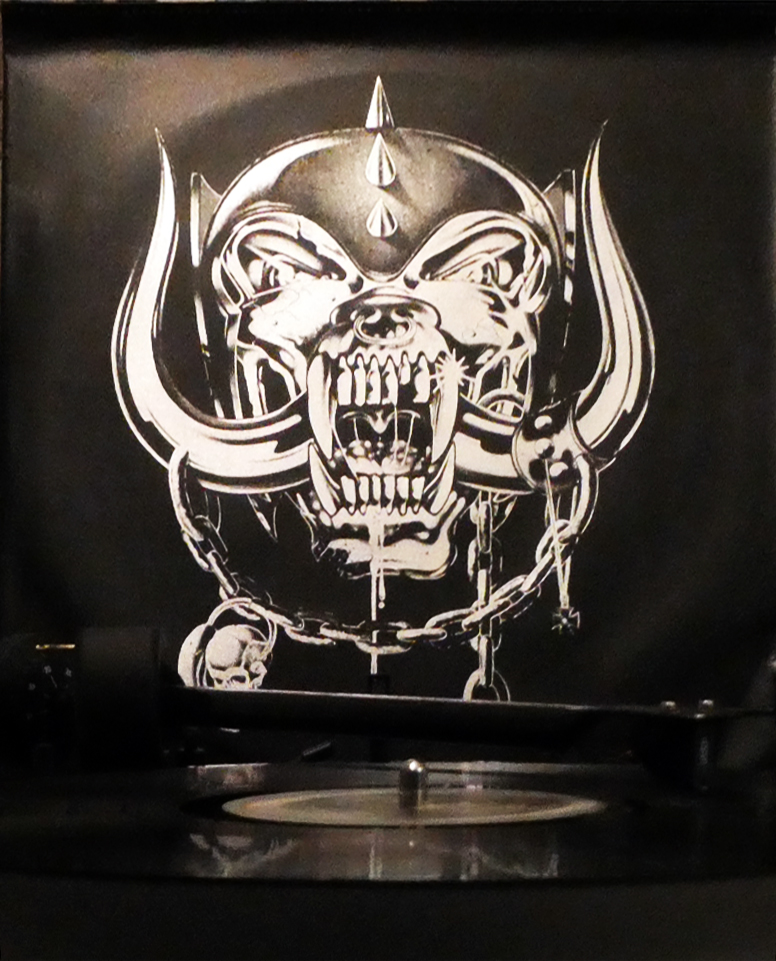 early evenin' noises to shake the neighbours
MOTORHEAD - NO REMORSE
First UK edition with leather sleeve 1984
#Lemmy #Motorhead #vinylrecords #nowplaying #nowspinning #philCampbell #music #recordcollection #rockandroll #HeavyMetal