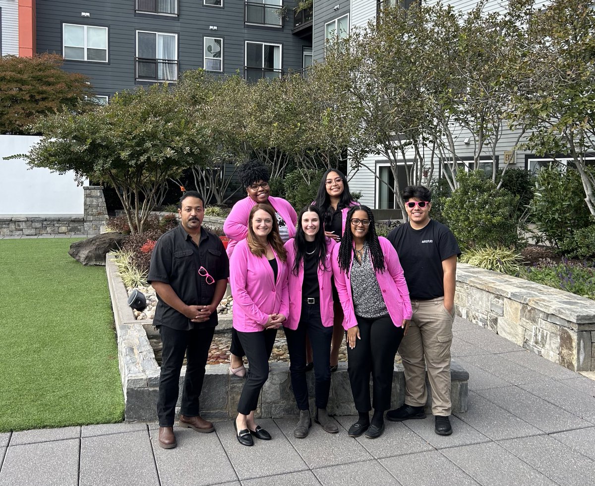 HalsteadSquare's tweet image. On Wednesdays we wear pink for breast cancer awareness month 🩷 Thank you to everyone who has donated to help BREM foundation this month 🎀#UndeniablyHalstead
•
•
•
#bozzuto #livecolorfully #apartmentliving #halsteadsquare #dunnloringapartments #paintourtownpink