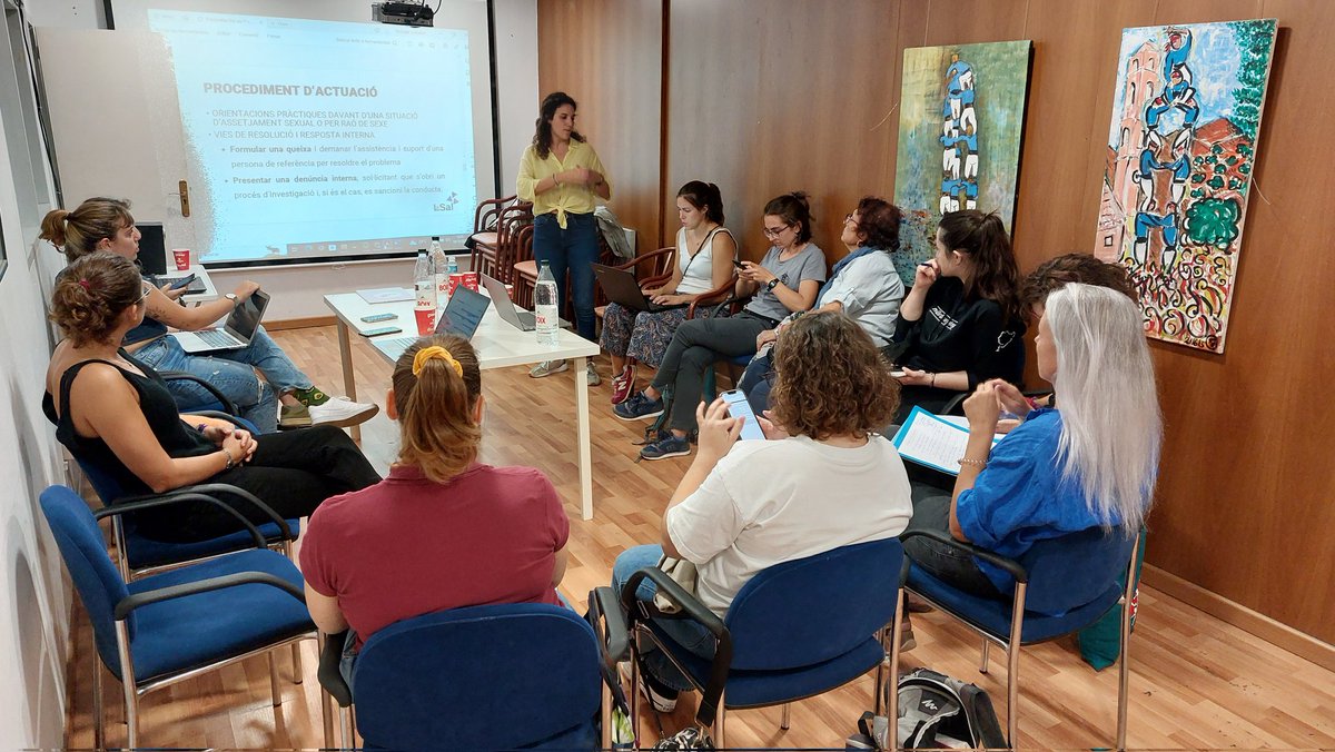 Coordinadora de Colles Castelleres tweet media