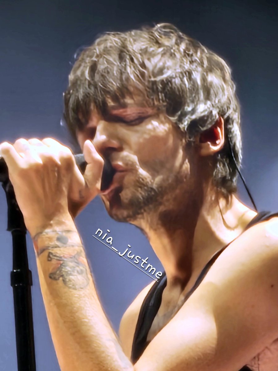 AnBlueandGreen's tweet photo. Still trying to get over the last 3 days...too much happened. I am exhausted, tired but sooo happy.

#LouisTomlinson 
#FITFWTCologne
#FITFAmsterdam https://t.co/BiexPaHfsm