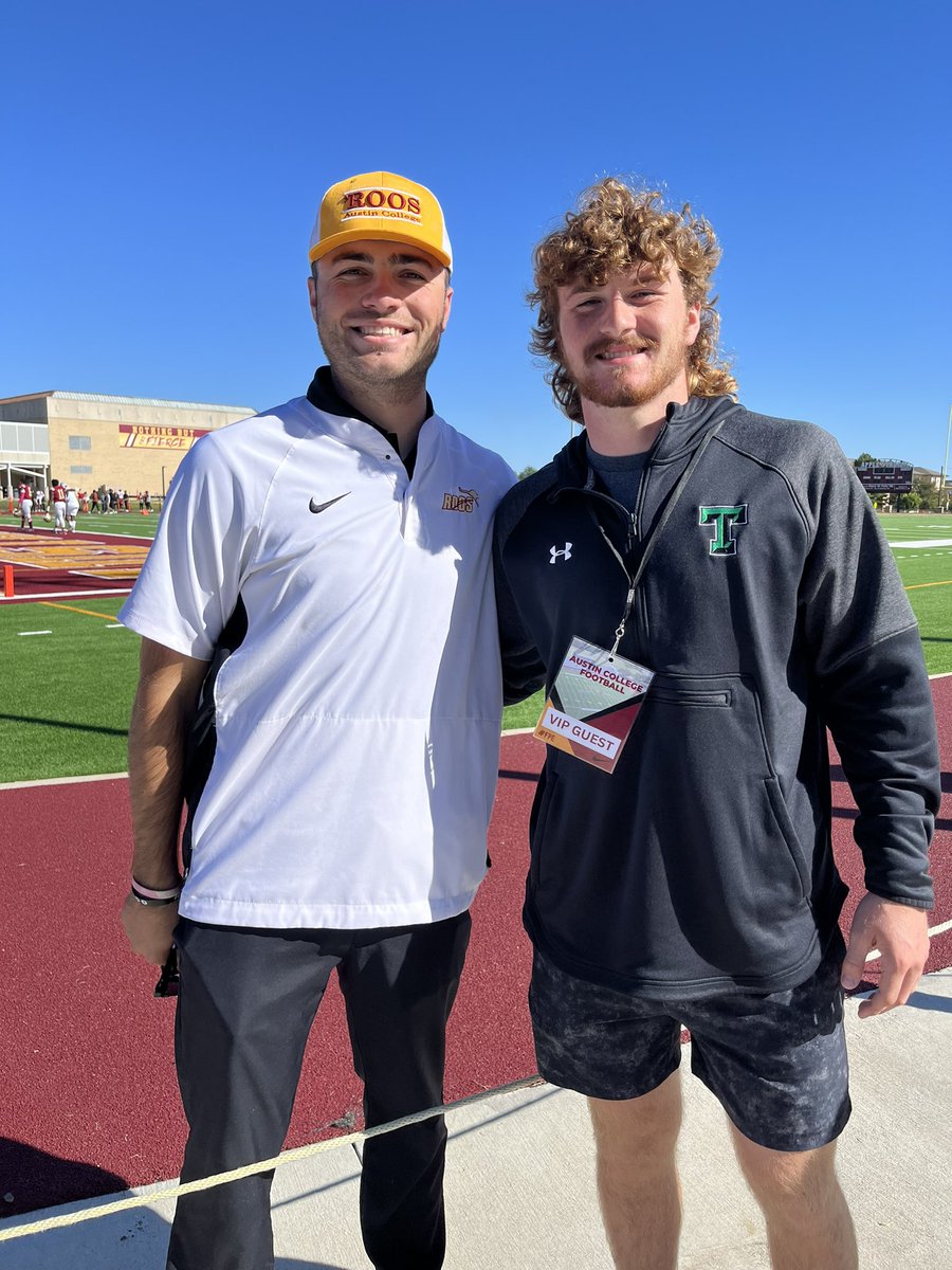 Thankful to receive my FIRST offer to play football and earn my degree at the next level! Thank you <a href="/CoachXMaxwell/">Xavier Maxwell</a> <a href="/RoosFootball/">Austin College ’Roos Football</a> 
<a href="/CoachZBirdwell/">Zach Birdwell</a> <a href="/BBBurruss/">Beau Blake Burruss</a> 

#FTB