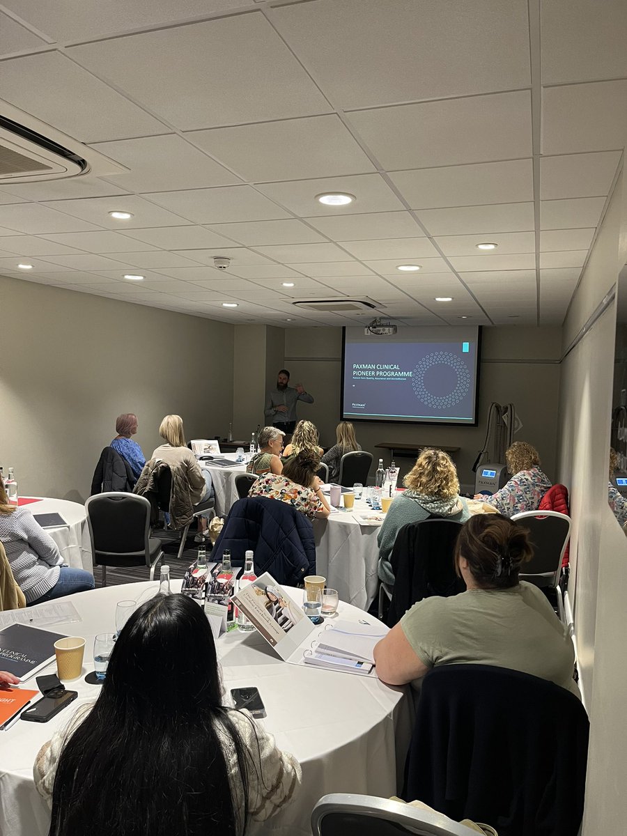 Deborah12Pax's tweet image. Clinical Pioneer programme London, lots of lovely scalp cooling discussions and knowledge shared today. #scalpcooling 
#changingthefaceofcancer
