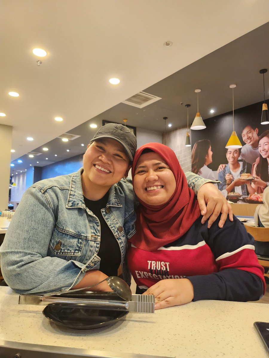juanofWR's tweet photo. Minta Korean Food untuk birthday dinner, dapat dan katanya dah boleh fikir tema tahun depan pula. Love la
Kakak SA saya ♥️ https://t.co/uxLOsspEU2