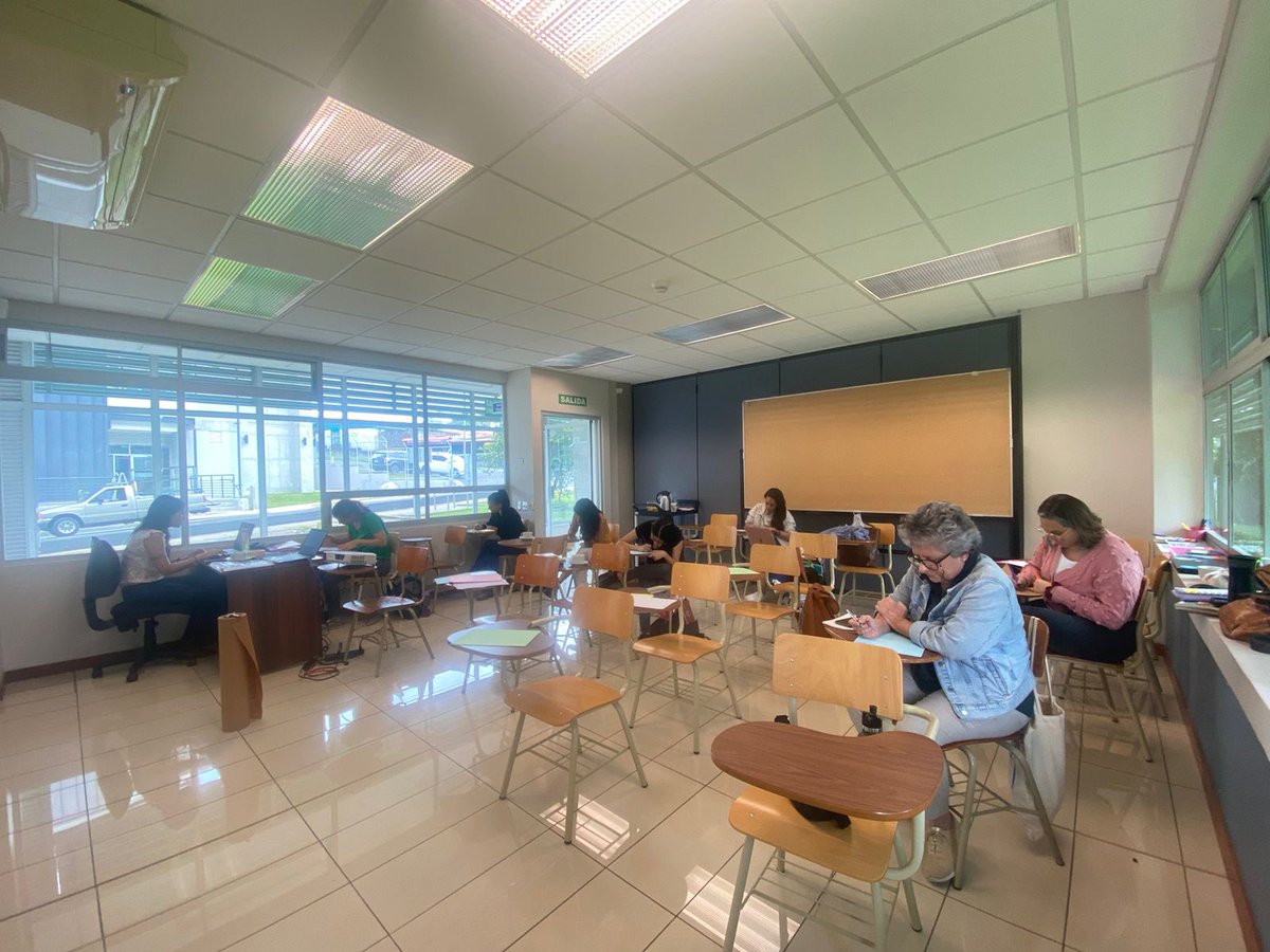 GenerizarCR's tweet photo. Esta semana tenemos la tercera sesión de jornadas de trabajo conjunto como parte de la visita de nuestra investigadora externa M. Viviana Guerrero 💜Pronto estaremos  compartiendo  el instrumento de investigación que hemos venido desarrollando colectivamente #generizar https://t.co/HjdYJQPw03