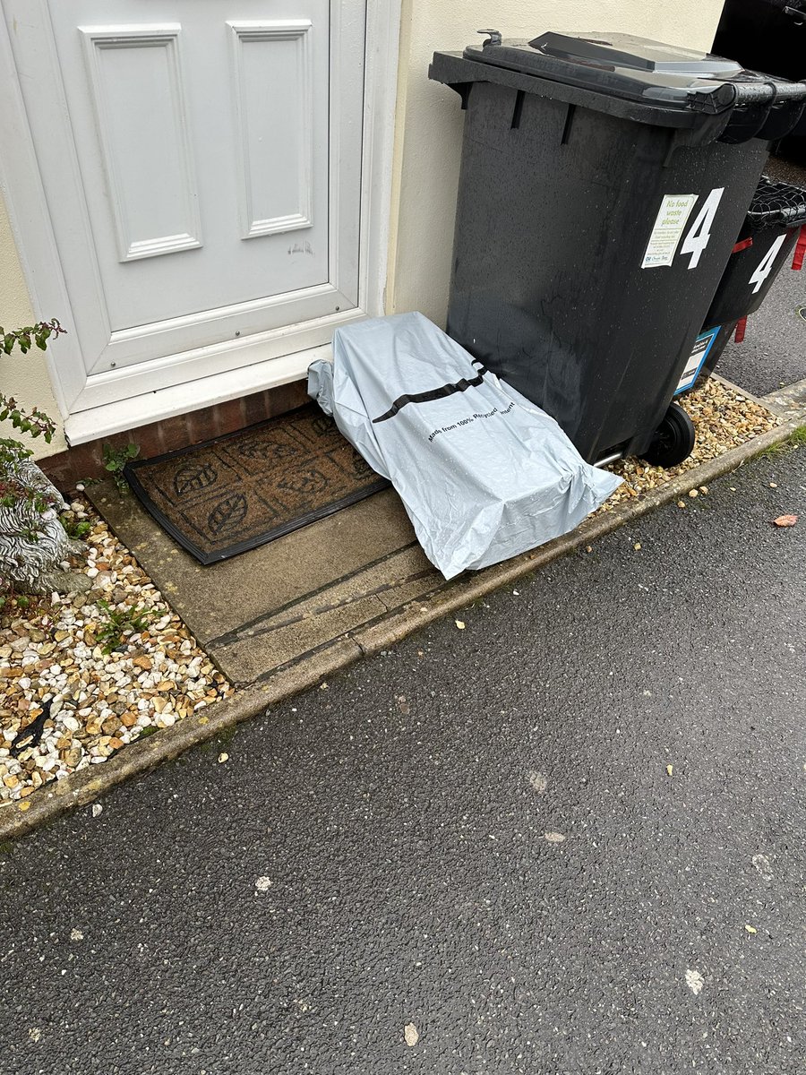 ivanhmorton73's tweet photo. @AmazonUK Typical Smazon driver doing a drive by posting. I was not in and it is pouring with rain. Left on the doorstep for someone to steal. About time Amazon showed customers respect &amp; if we are not in then attempt to deliver next day or nearest drop of point. https://t.co/8Cp6fDtmS8