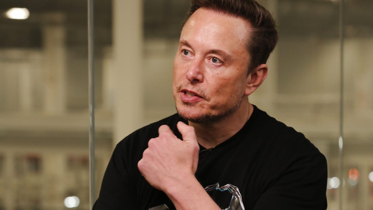 GusFuentes_'s tweet photo. Tesla set to report third quarter earnings after the bell https://t.co/S8POgFkzbh https://t.co/C1KxZErhPz