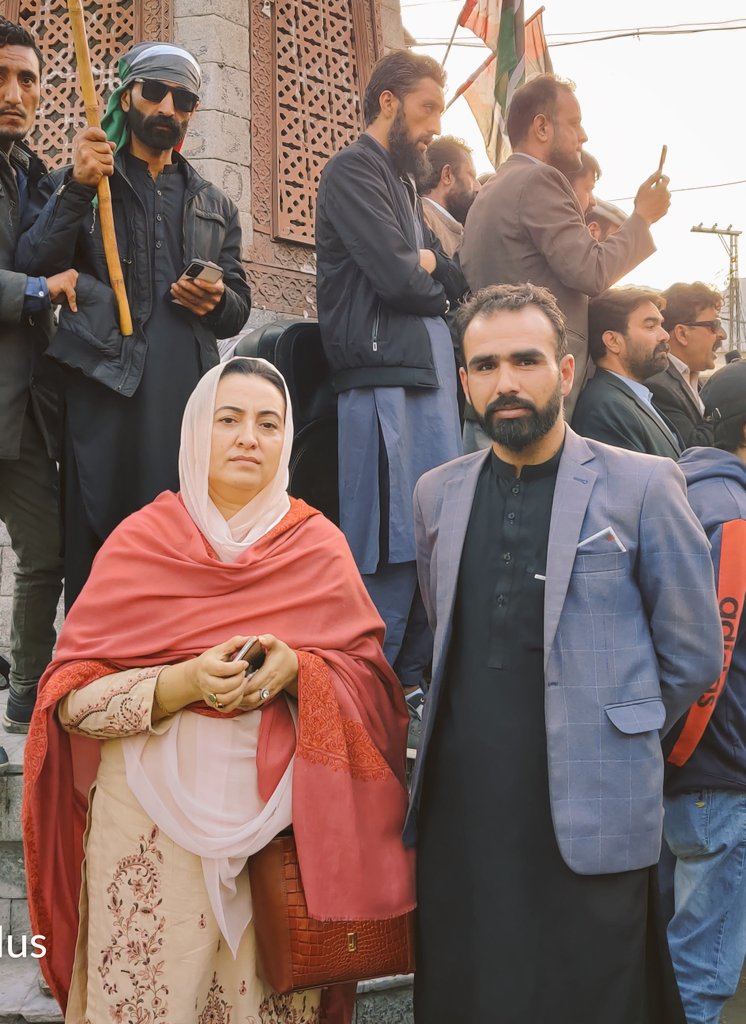 RaziullahPPP's tweet photo. گلگت پیپلزپارٹی کے جانب سے 18اکتوبر سانحہ کارساز کے شہیدوں اور غازیوں کو خراج عقیدت اور فلسطین کے مظلوم مسلمانوں سے اظہار یکجہتی کیلئے منعقد ریلی میں شریک ✊✌ 
#PPPDigital #GB 
#SalamShuhadaeKarsaz #18octuber #لبیک_یا_اقصی #طوفان_الاقصى_ https://t.co/ouN1Bbw8G0