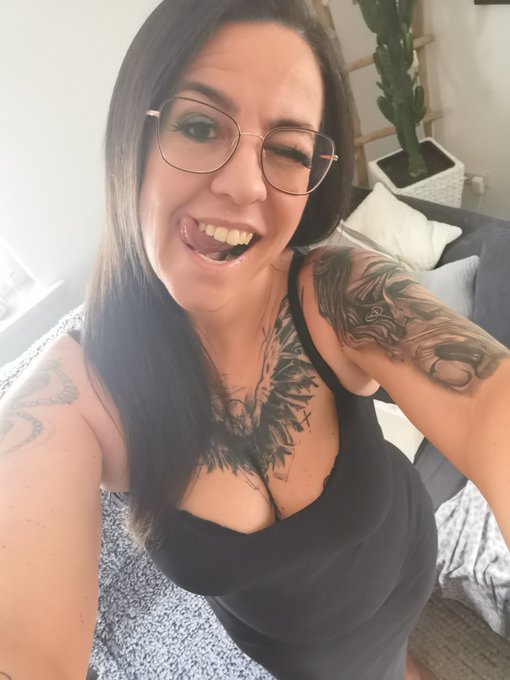 Hi mein S&uuml;&szlig;er wie gehst Dir😘🥰😘? Ich bin heute von Kopf bis Fu&szlig; auf K&uuml;ssen eingestellt❤️💋! Lust mit zu<a href="/tag/sexy"class="tags"><span>#sexy</span></a><a href="/tag/hot"class="tags"><span>#hot</span></a><a href="/tag/inked"class="tags"><span>#inked</span></a><a href="/tag/german"class="tags"><span>#german</span></a><a href="/tag/happygirl"class="tags"><span>#happygirl</span></a><a href="/tag/bigboobs"class="tags"><span>#bigboobs</span></a>