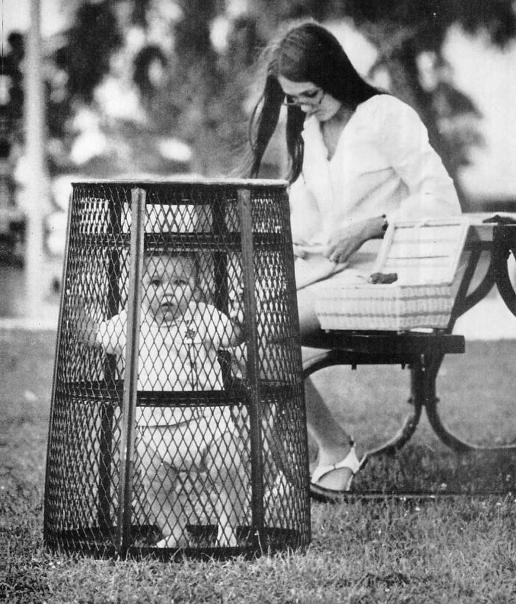 OwnerVideo's tweet image. Proof from 1968 that mothers do not need a phone to ignore their children.