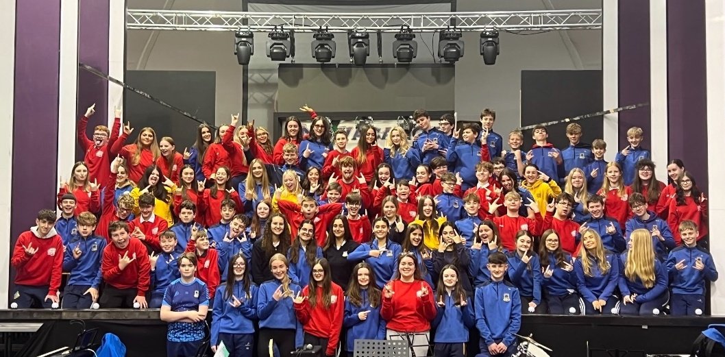 @colmhuirecoed is all set to 'ROCK ON' in the Dome tonight...wishing the cast, chorus, production team and backstage crew the best of luck on opening night...enjoy every moment and rock the show! 🎸🥁🎹🎤🕺🎶 #schoolofrock #breakaleg @TipperaryETB