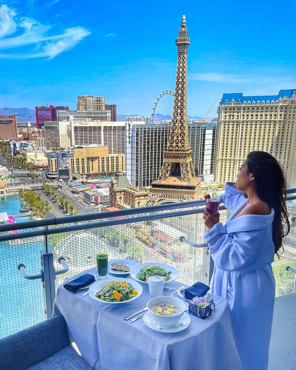 Cosmopolitan_LV's tweet photo. Breakfast with a view > Breakfast in bed https://t.co/nQROaLRLYl