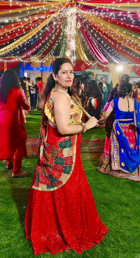 3_glamorous's tweet photo. Let the rhythm of the dandiya sticks and the beats of the garba fill your life with joy.  #navratri #garbanight #happynavratri #navratrispecial #glamorousyouofficial https://t.co/cyC6WLNFfR