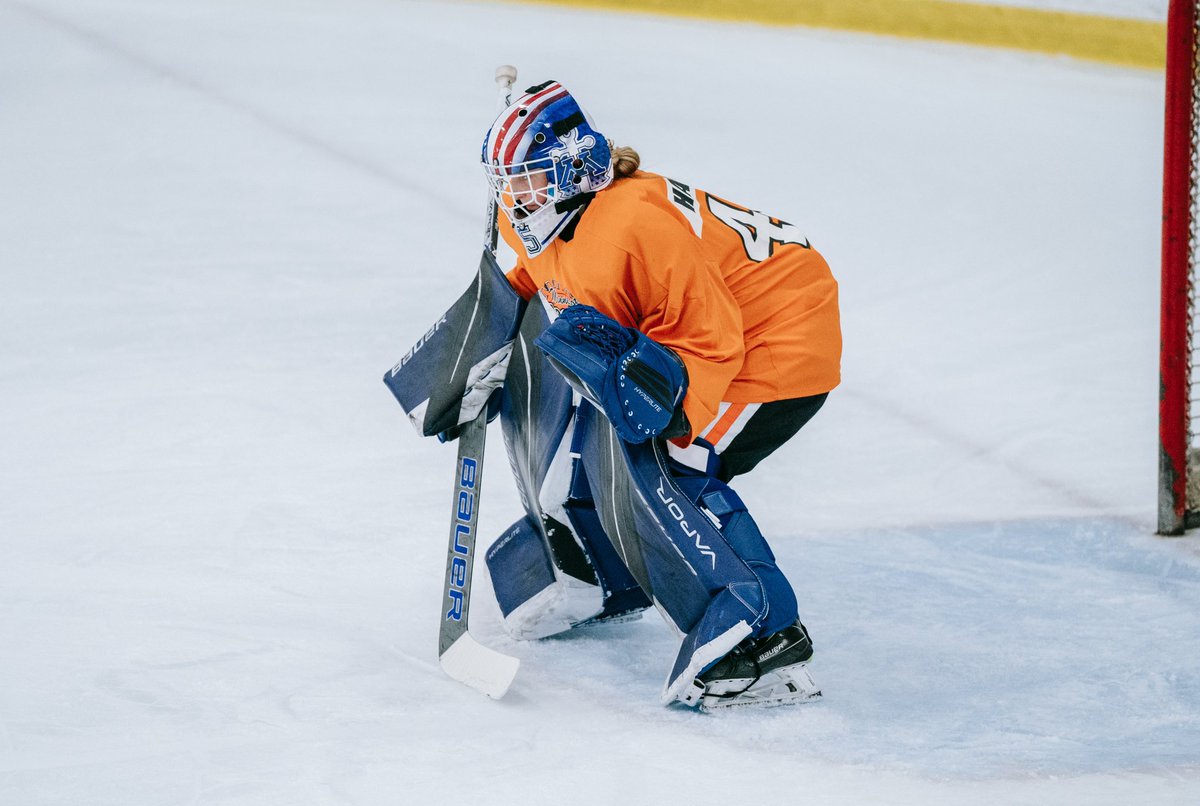 YouthHockeyHub's tweet photo. GHS

Ashlyn Hazlett (Minnetonka - 2025) has committed to Bemidji State. Hazlett has a combined 12-3 record, seven shoutouts and an impressive .924 save percentage for the Skippers so far.

She was selected to USA Hockey national camp each of the last two summers. https://t.co/zWzK5pTiEa