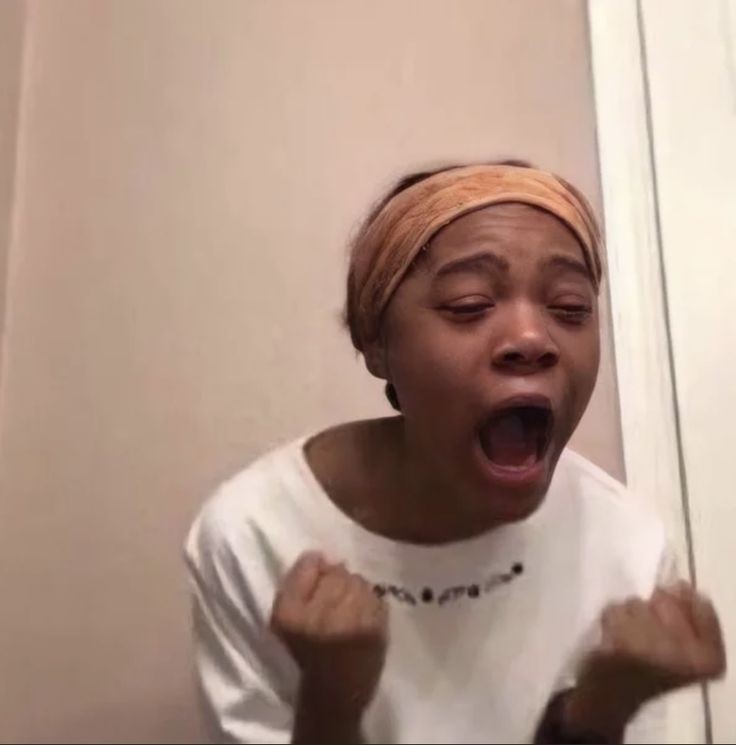 🍎➤ the urge to use my muse cause of listening to i love you like an alcoholic