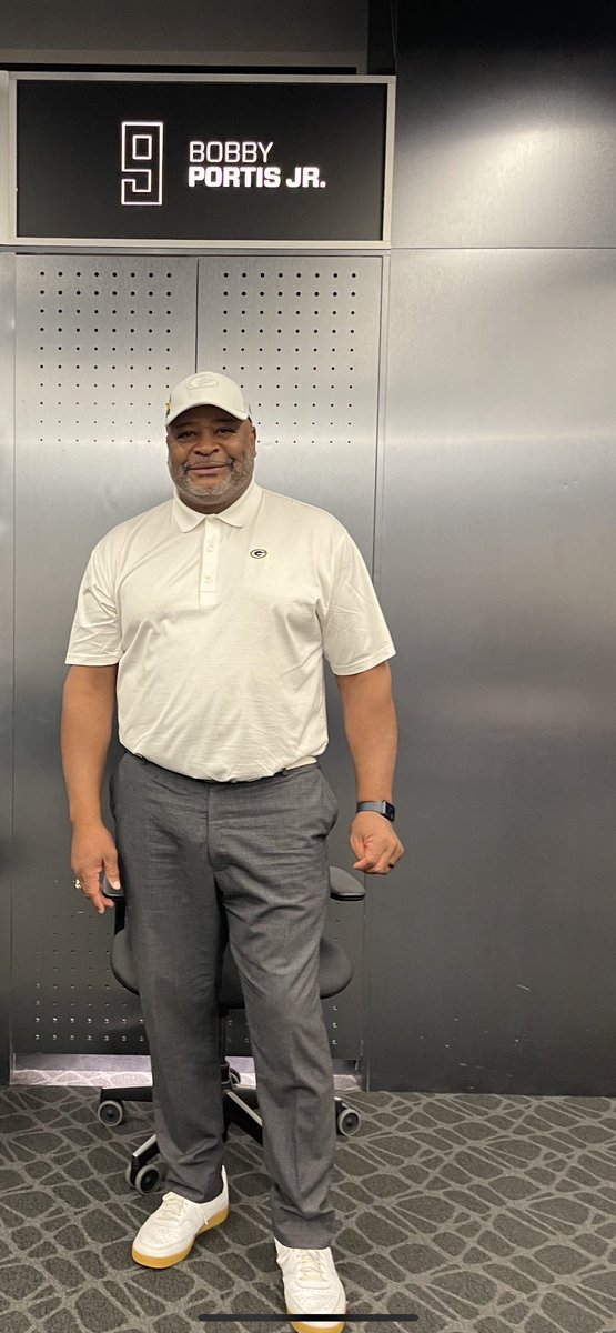 Taking my White Wednesday pic in front of Big Shot Bob’s locker