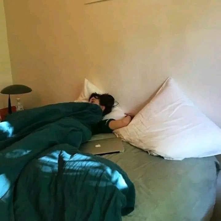 hashjenni's tweet photo. “ enjoy life while you can”

Me on my free time: https://t.co/7ZzxnxxGt3