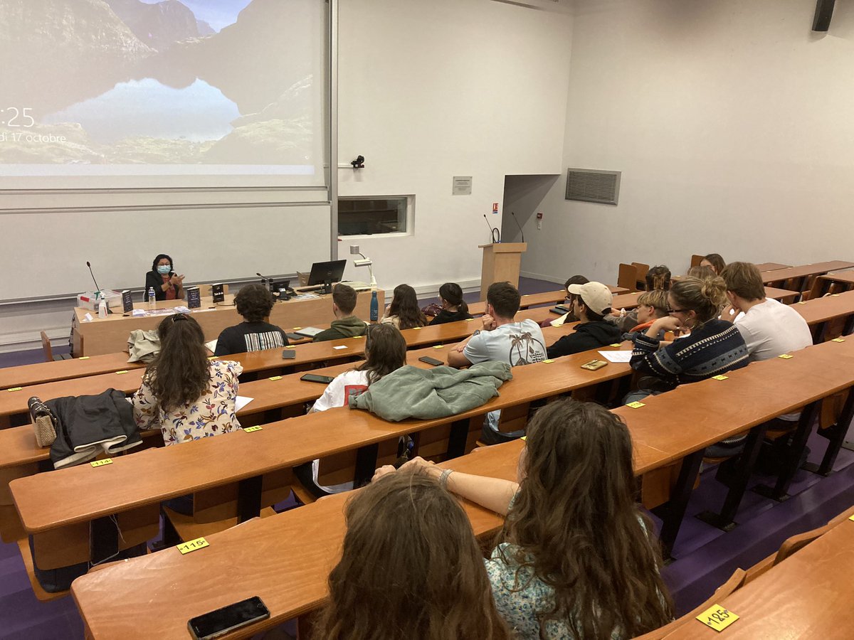 IA_Nantes's tweet photo. Trop de VSS ⛔️
Trop de tabous ❌
Pas assez de prises de conscience
Un immense merci à Véronique Agrapart, sage-femme et sexologue, pour son intervention lors de cette conférence sur les #VSS et la santé sexuelle, que nous avons organisé hier soir pour les étudiant.e.s
#SAMVA https://t.co/FYvZvR8O9n