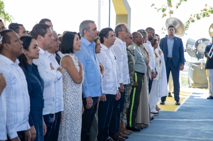 Mayor General Ramón Antonio Guzmán Peralta (@generalramongp) on Twitter photo Acto de entrega recuperación #ParqueVelazcasaSD, evento de la @alcadiadn junto al presidente ejecutivo del <a href="/popularenlinea/">Banco Popular</a>, actividad encabezada por nuestro presidente <a href="/luisabinader/">Luis Abinader</a> y la primera dama <a href="/raquelarbaje/">Raquel Arbaje</a>, gracias @carolinamejiagomez por la invitación a este evento. Acto de entrega recuperación #ParqueVelazcasaSD, evento de la @alcadiadn junto al presidente ejecutivo del <a href="/popularenlinea/">Banco Popular</a>, actividad encabezada por nuestro presidente <a href="/luisabinader/">Luis Abinader</a> y la primera dama <a href="/raquelarbaje/">Raquel Arbaje</a>, gracias @carolinamejiagomez por la invitación a este evento.