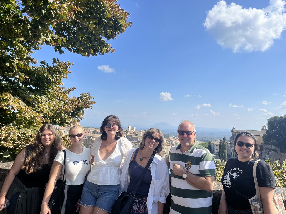Just some highlights from last week at the Centro! Featuring the Villa of the Quintilii, our interns hard at work at the American Academy in Rome, and exploring the Via Appia!

#classics #studyabroad #archaeology