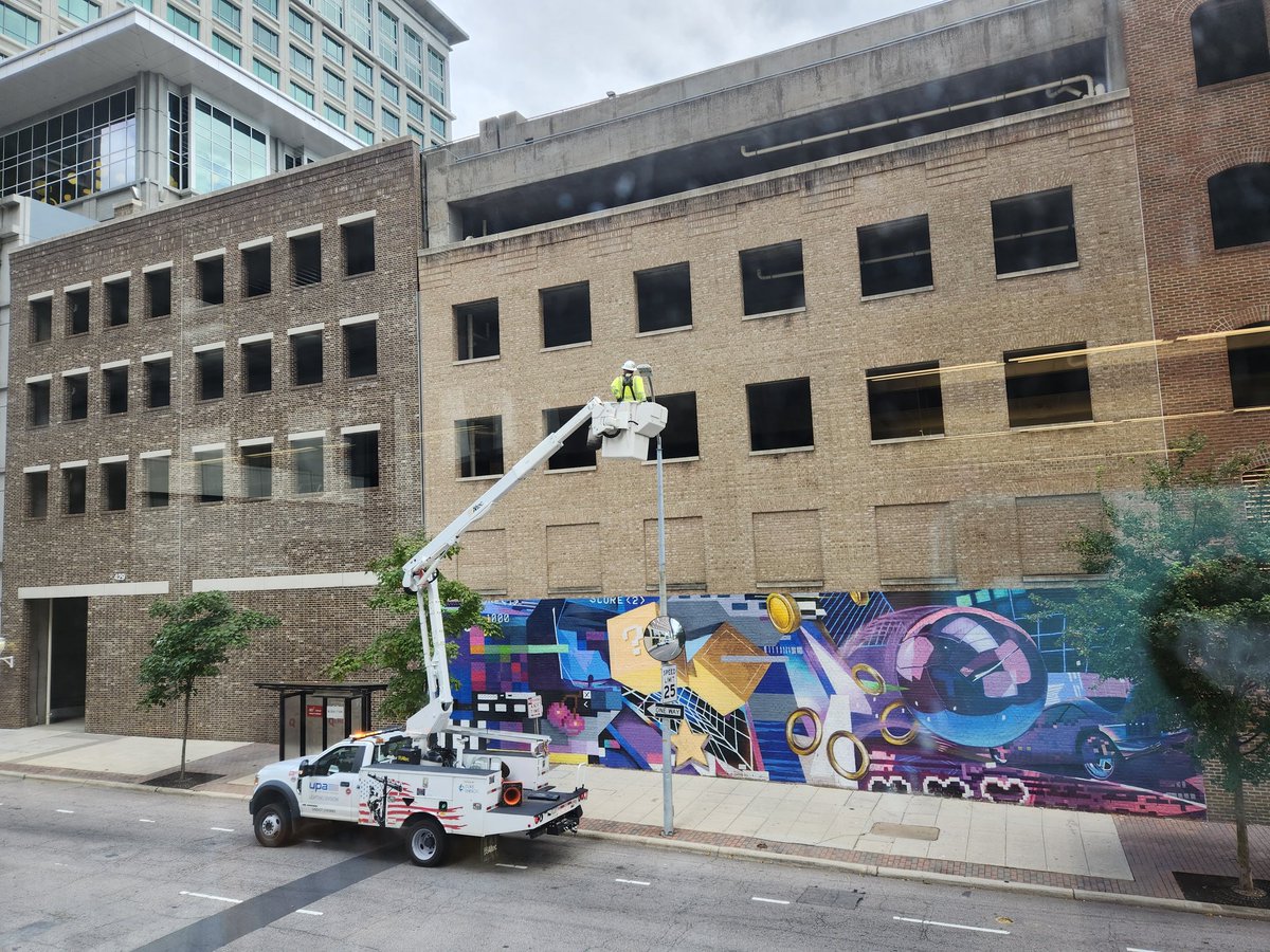 dawnbvaughan's tweet photo. I suppose this site is still worth using for a downtown Raleigh #windowreport. Today's report is streetlight fixture maintenance.
Also, no new redistricting maps out yet. https://t.co/kcRWGIMSxV
