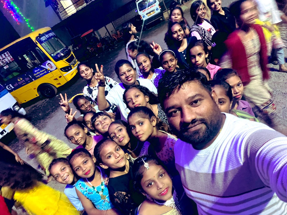 Chalo dandiya khelne