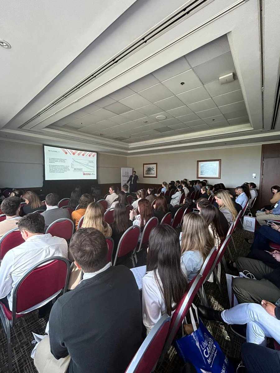 imedCV's tweet photo. I Simposio Inter-Residencias
a sala llena 🫀🙌🏼
@cardiohiba_resi https://t.co/oiQTe0J8Nd