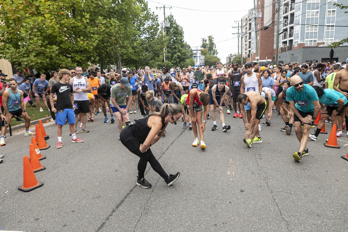 A big thank you to our returning sponsor and pre-race warm-up leader Spenga 👏 Thank you for your support!  

#southendshuffle #runsouthend #southendclt #cltrunning #runcltrun #runclt #run704 #runbots #runcharlotte #charlotte #running #5k #milerun #skufcalaw