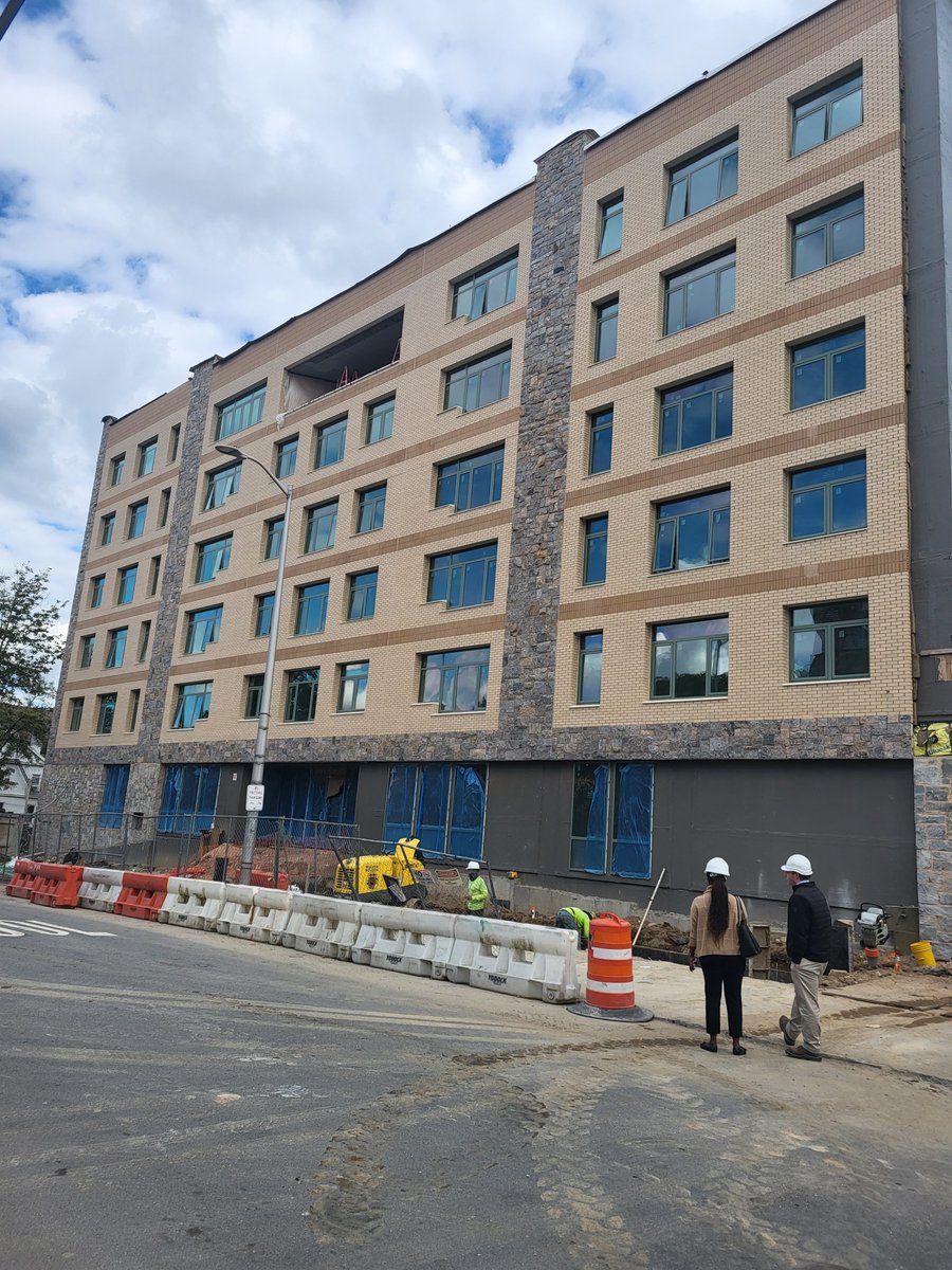 Great visit today with @theNetworkNY ED @pascale_tweets to see @Westhab1981 developments Dayspring & Summit on Hudson in #Yonkers. Thank you to the Network for your advocacy for #SupportiveHousing statewide. #AffordableHousing  #EndingHomelessness